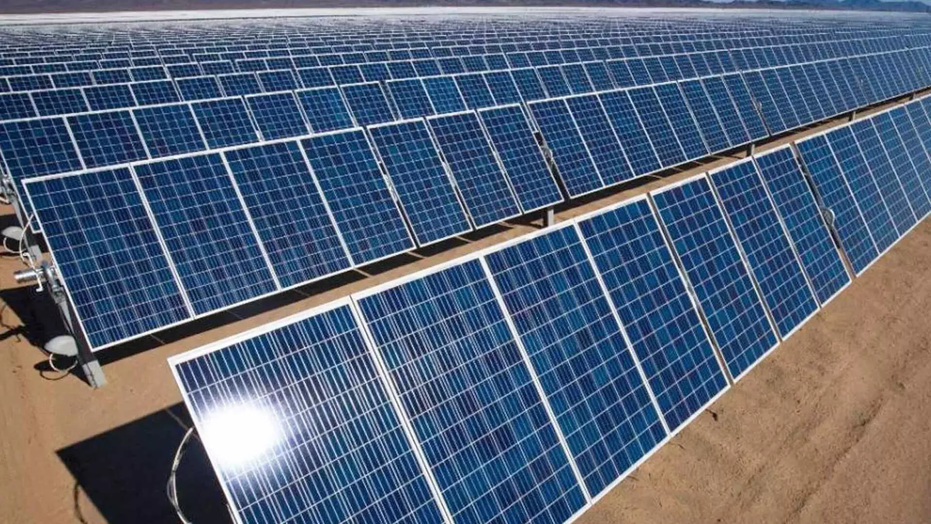 January-June में वैश्विक स्तर पर सौर क्षेत्र में वित्तपोषण 10% घटा