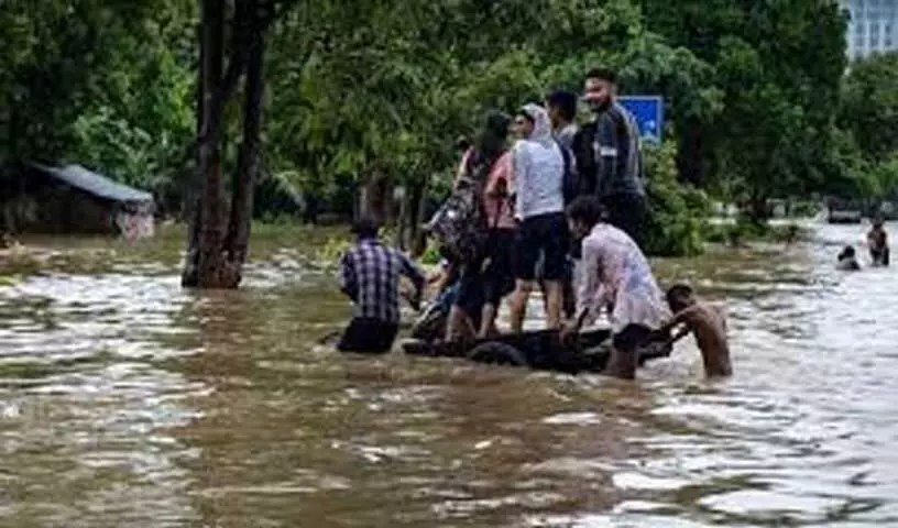 Uttar Pradesh में 24 घंटे में बारिश से जुड़ी घटनाओं में 10 की मौत