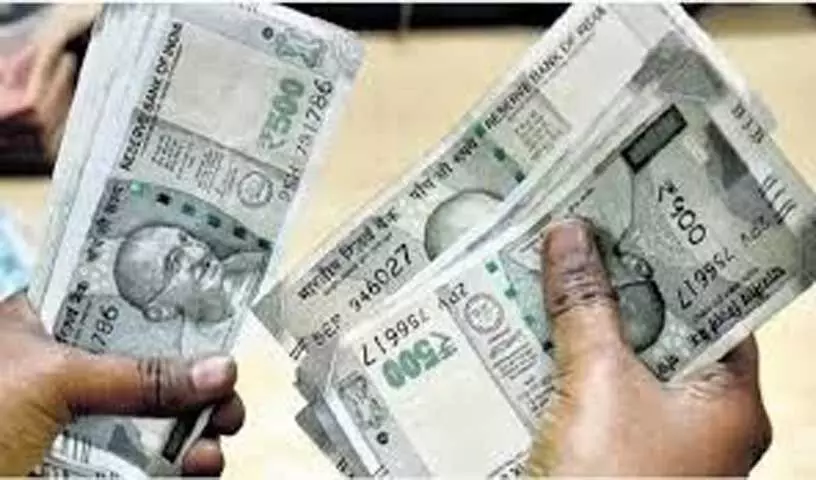 Gujarat सरकार के अधिकारियों और ठेकेदारों ने कैसे 5.48 करोड़ रुपये हड़पे