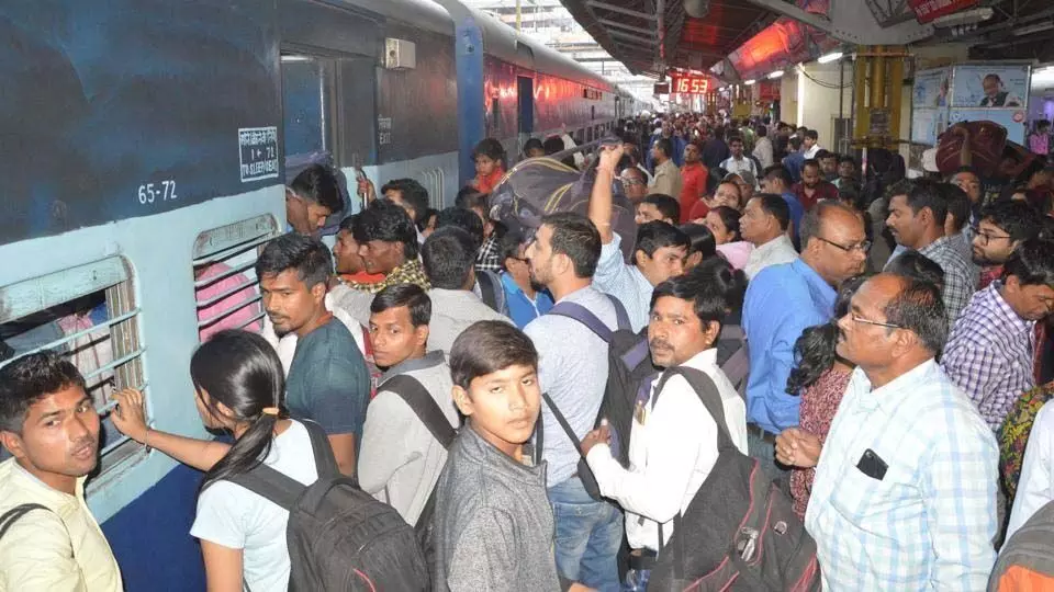 Delhi: रेलवे पुलिस ने स्टेशनों और ट्रेनों में खतरे में पड़े 84,000 से अधिक बच्चों को बचाया