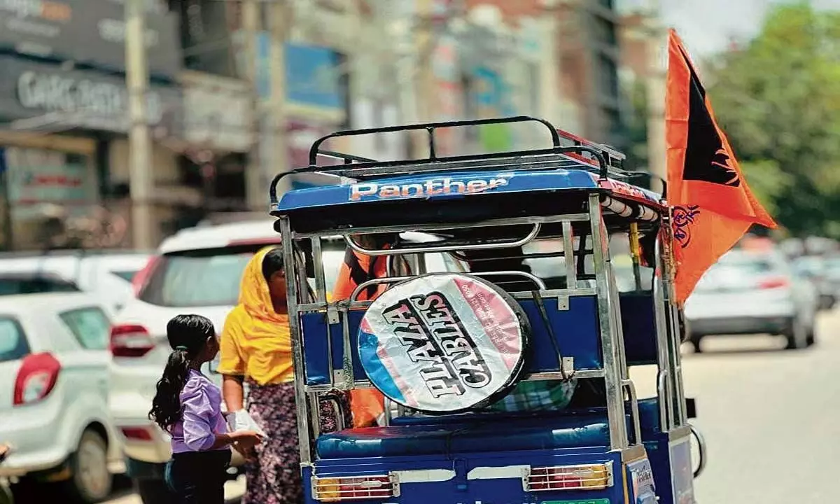 HARYANA: सिरसा में बीपीएल महिलाओं को मुफ्त ई-रिक्शा प्रशिक्षण