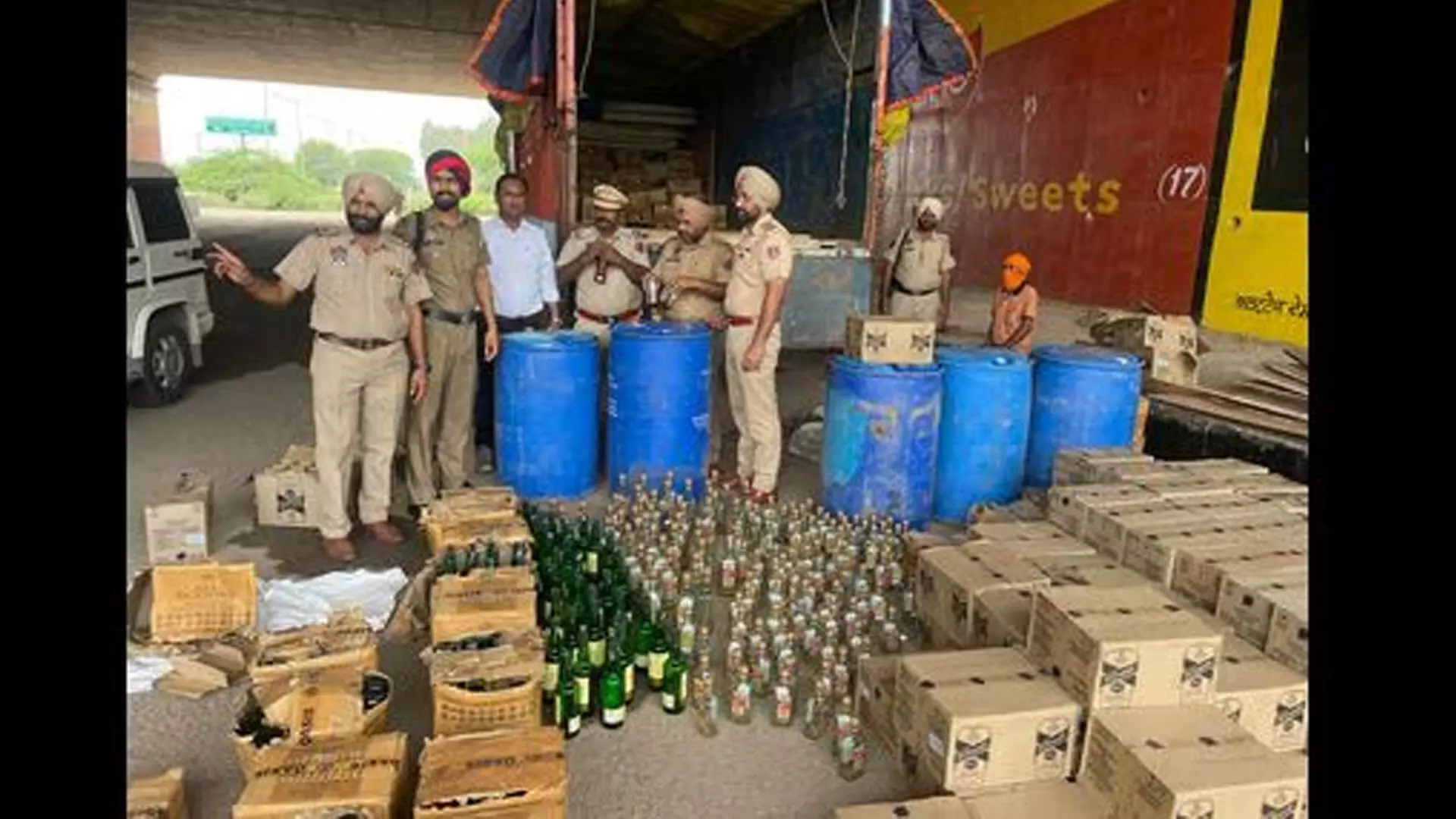 Chandigad:  250 पेटी शराब के साथ ट्रक चालक गिरफ्तार