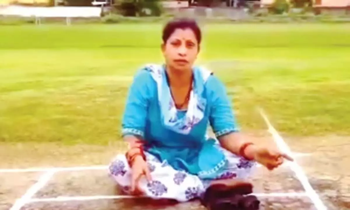 Odisha: बेटे को क्रिकेट टीम से बाहर किए जाने के विरोध में महिला ने मैदान पर किया हमला