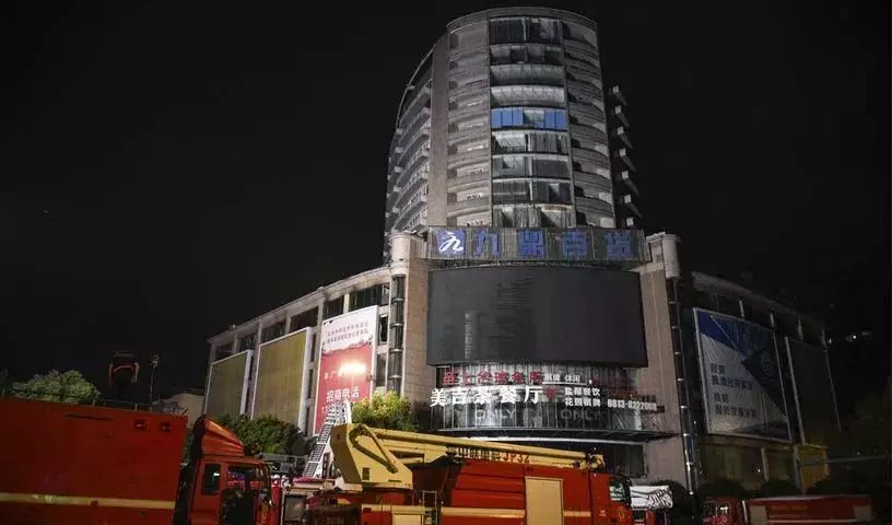 China: चीन में एक और भीषण आग, शॉपिंग मॉल में लगी आग से 16 की मौत
