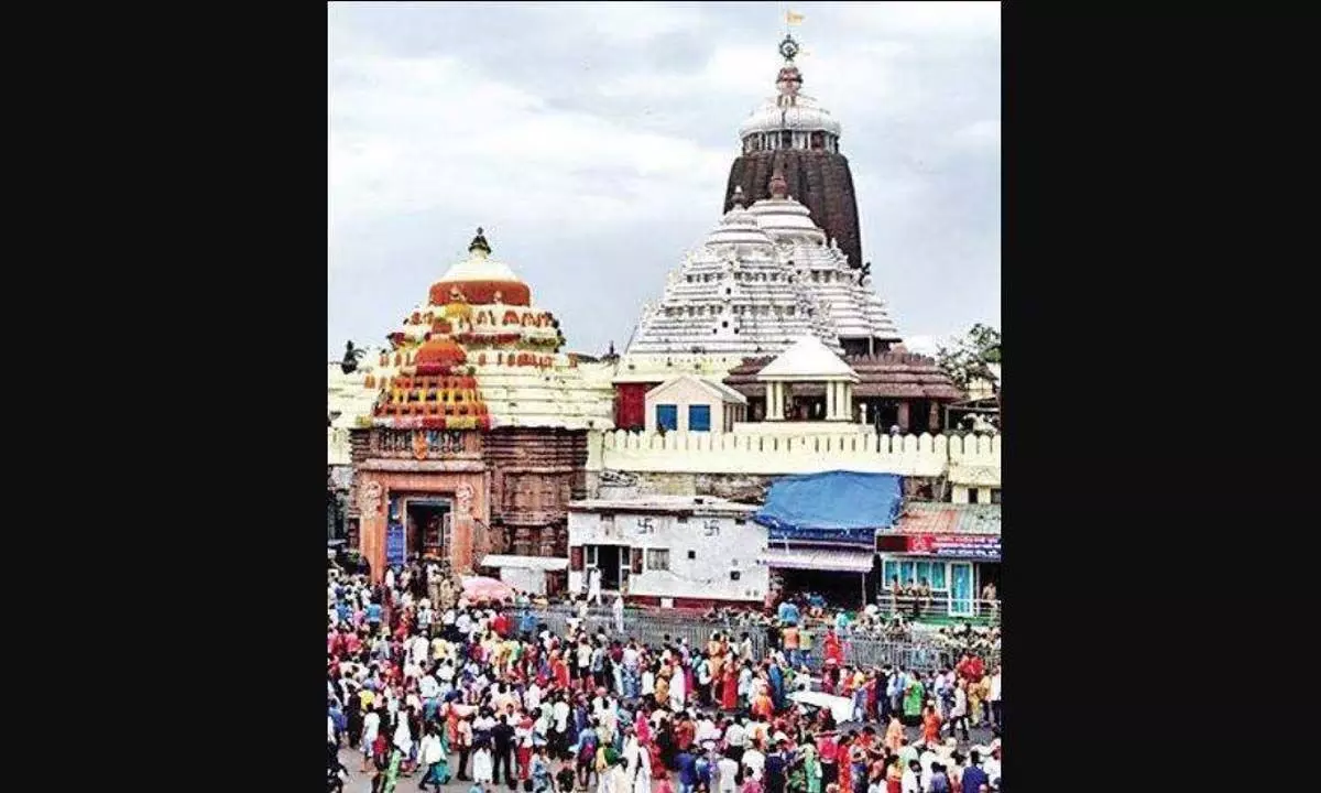 Odisha: लाखों श्रद्धालुओं ने श्री जगन्नाथ मंदिर में त्रिदेवों के सूर्यदेव का दर्शन किया