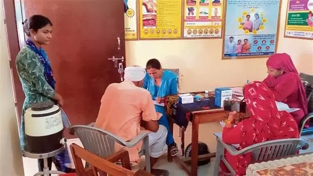 Haryana : झज्जर गांव के निवासियों की स्वास्थ्य जांच की गई