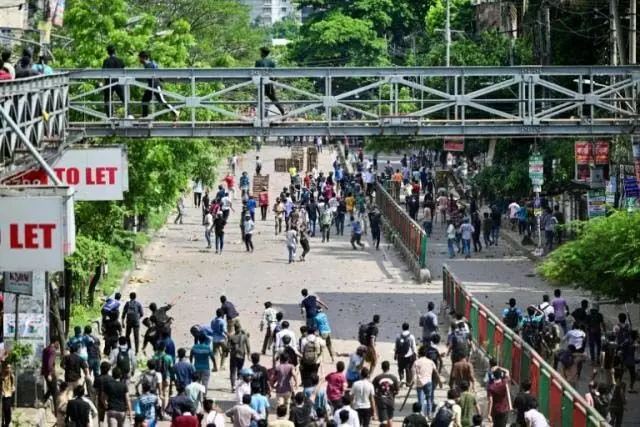 Bangladesh के छात्रों ने प्रधानमंत्री की पेशकश ठुकरा दी