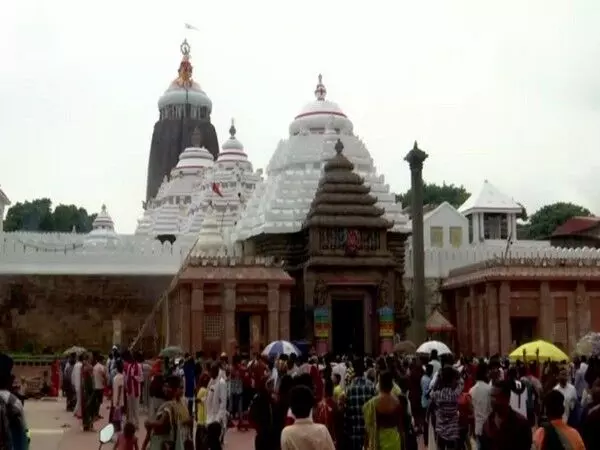 Puri जगन्नाथ मंदिर में रत्न भंडार आज फिर से कीमती सामान स्थानांतरित करने के लिए खोला गया
