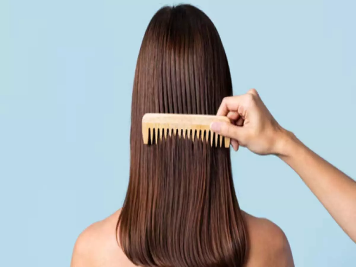 Hair Care: झड़ते बालों को रोकने में मदद करती है ये चीज
