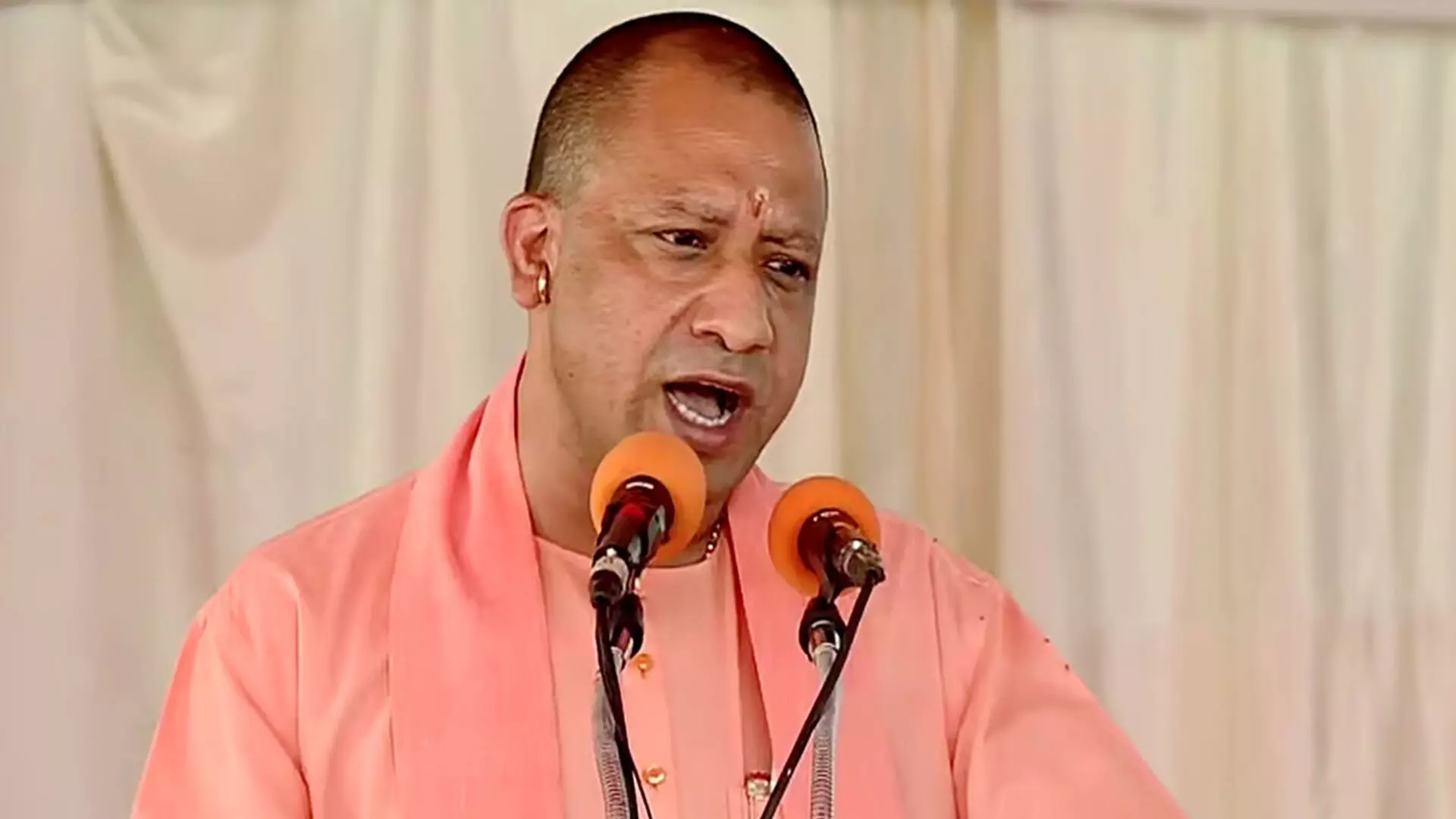 Uttar Pradesh: तनाव के बीच भाजपा नेतृत्व ने योगी का समर्थन किया