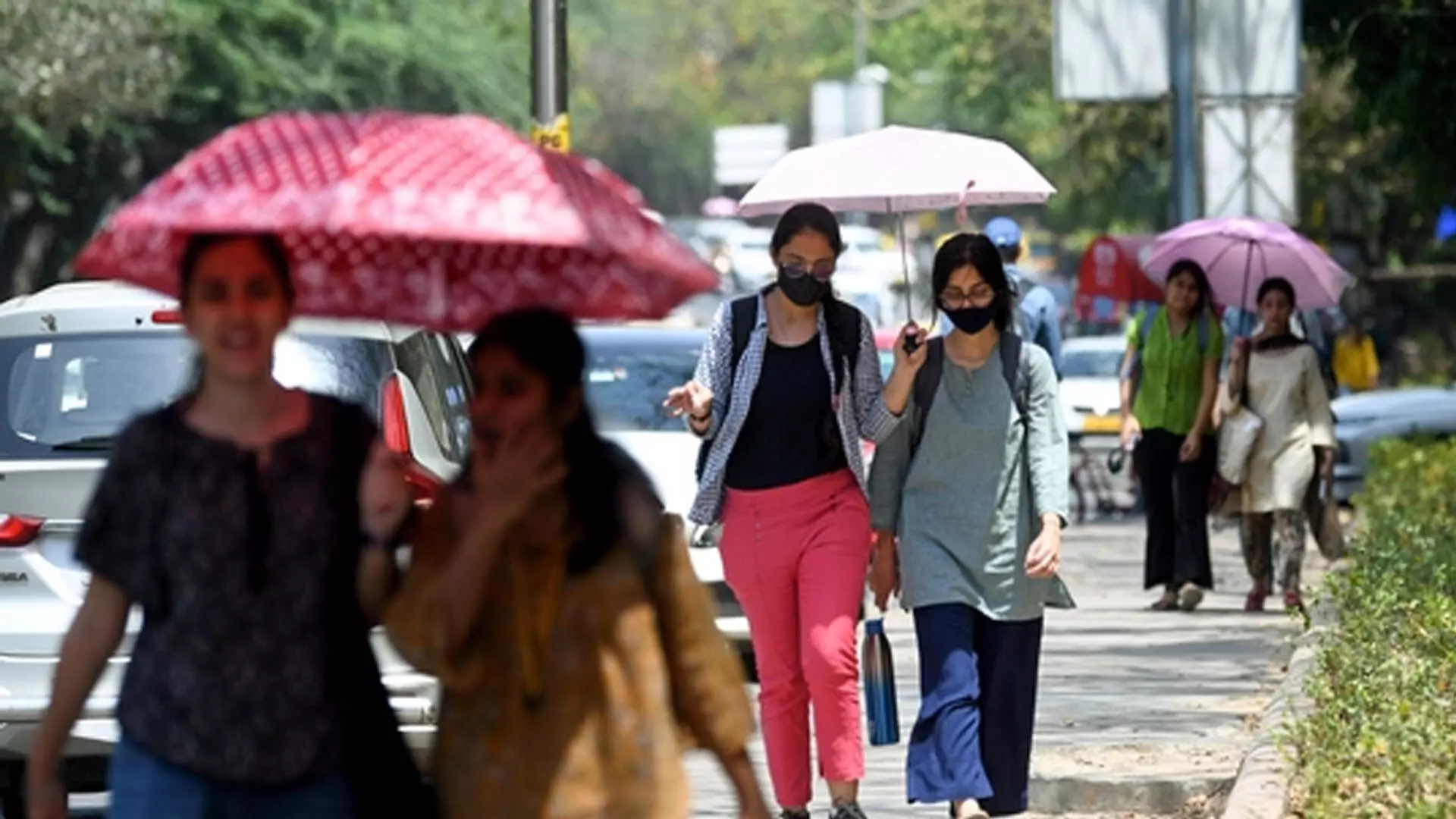 DEHLI: दिल्ली में मौसम 29.05 °C पर गर्म शुरुआत