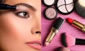 Simple Makeup Tips: आसान स्टेप्स से करें मेकअप