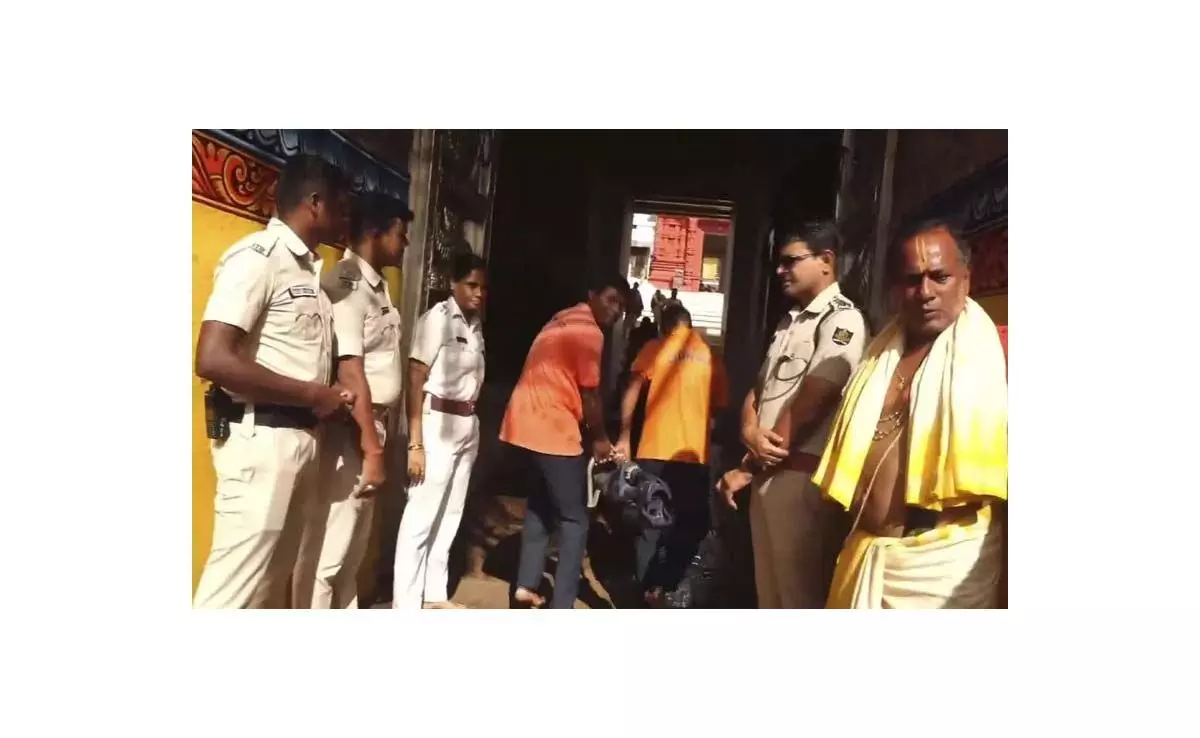 Odisha:मंदिर के रत्न भंडार के भीतरी कोई छिपी सुरंग नहीं मिली