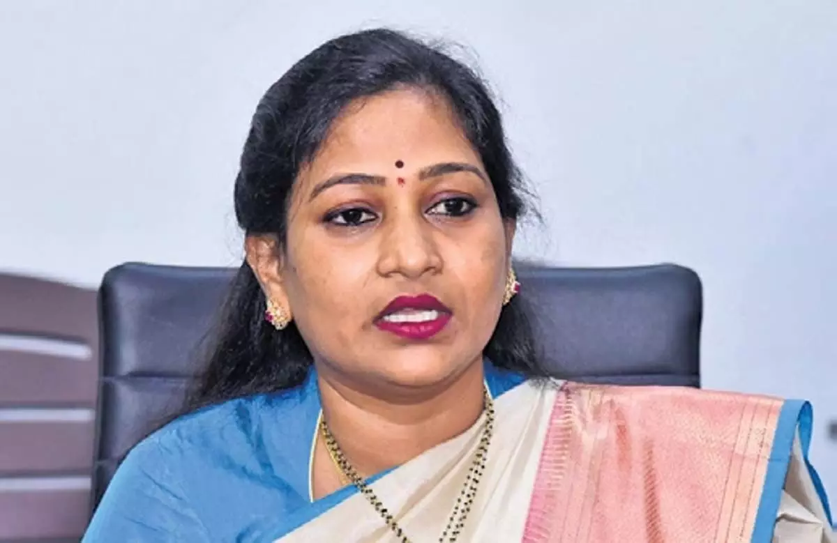 Andhra : गृह मंत्री वंगलपुडी अनिता ने सभी पार्टी कार्यकर्ताओं से संयम बरतने का आग्रह किया