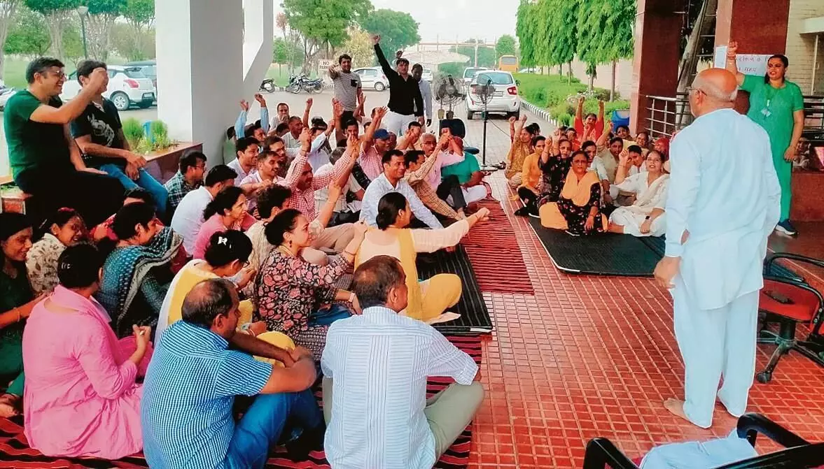 HARYANA :  मुरथल विश्वविद्यालय में कर्मचारियों की हड़ताल से दाखिले प्रभावित