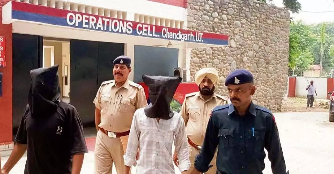 Chandigarh: फोन छीनने के आरोप में 2 गिरफ्तार