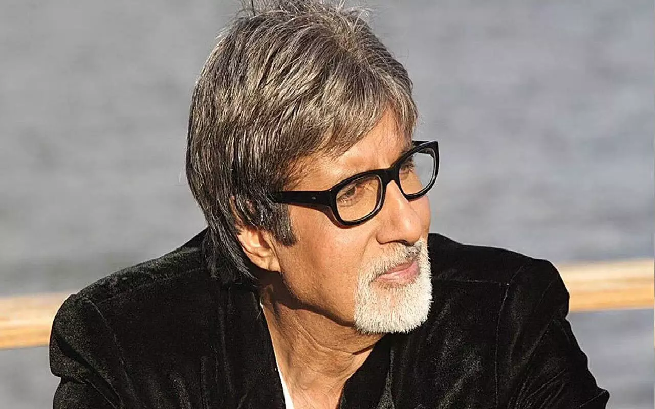 Amitabh Bachchan ने उपनाम श्रीवास्तव से बदलकर बच्चन रखा कहानी का खुलासा
