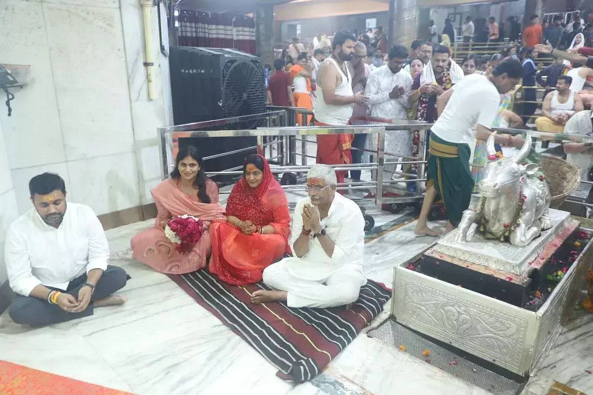 Ujjain: जोधपुर सांसद गजेंद्र सिंह शेखावत  परिवार सहित महाकाल के दरबार पहुंचे