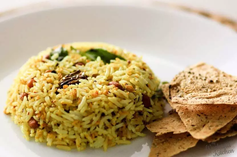 Recipe: बचे हुए चावल से बनाएं टेस्‍टी रॉ मैंगो राइस, जानें रेसिपी