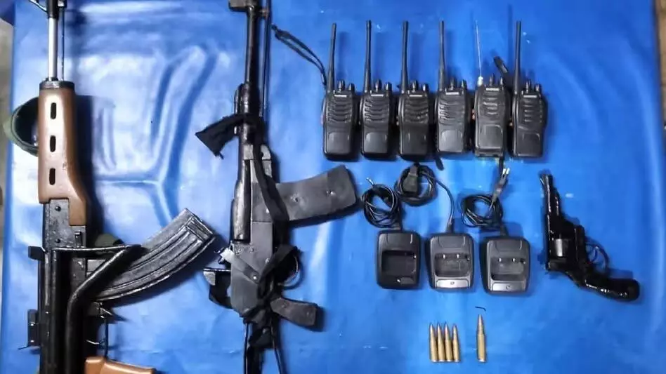 ASSAM  पुलिस ने चिरांग में छिपे हथियार बरामद किए