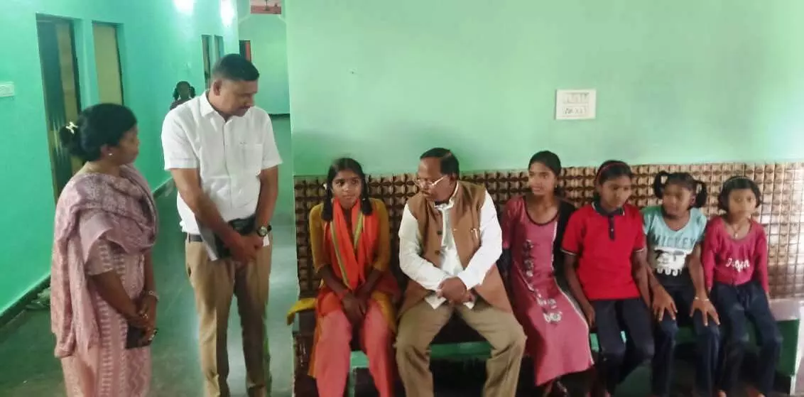 Minister रामविचार नेताम ने पाली में कन्या छात्रावास और शासकीय उद्यान रोपणी पोड़ी का किया निरीक्षण