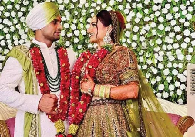 Hardik Pandya तलाक की खबरों के बीच बैट स्टार ने गर्लफ्रेंड से शादी कर ली