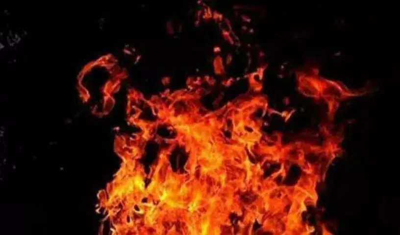 Hyderabad: मदीना रोड पर लगी आग, कोई हताहत नहीं
