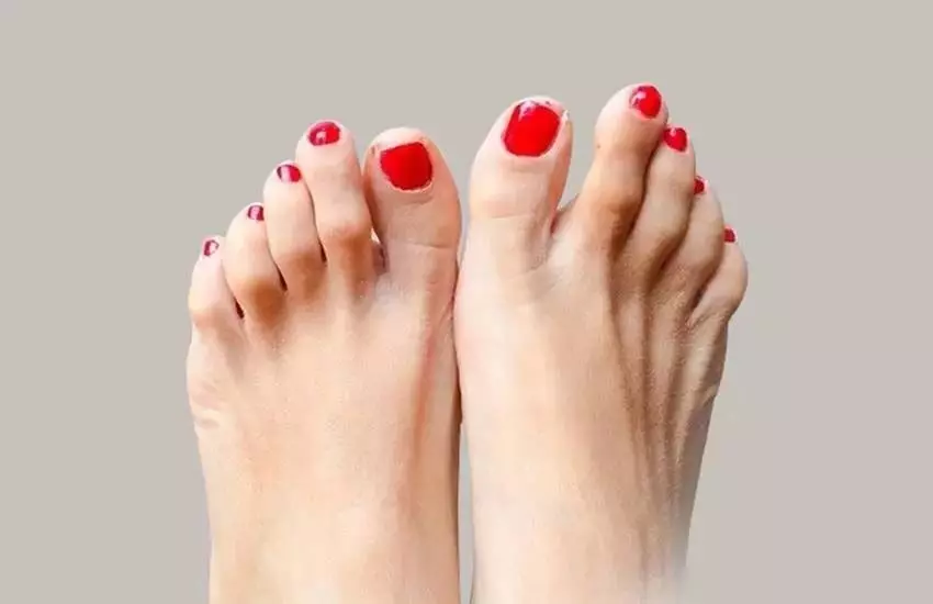 Foot Palmistry: पैर की ऊँगली से बताती है व्यक्तित्व और भविष्य