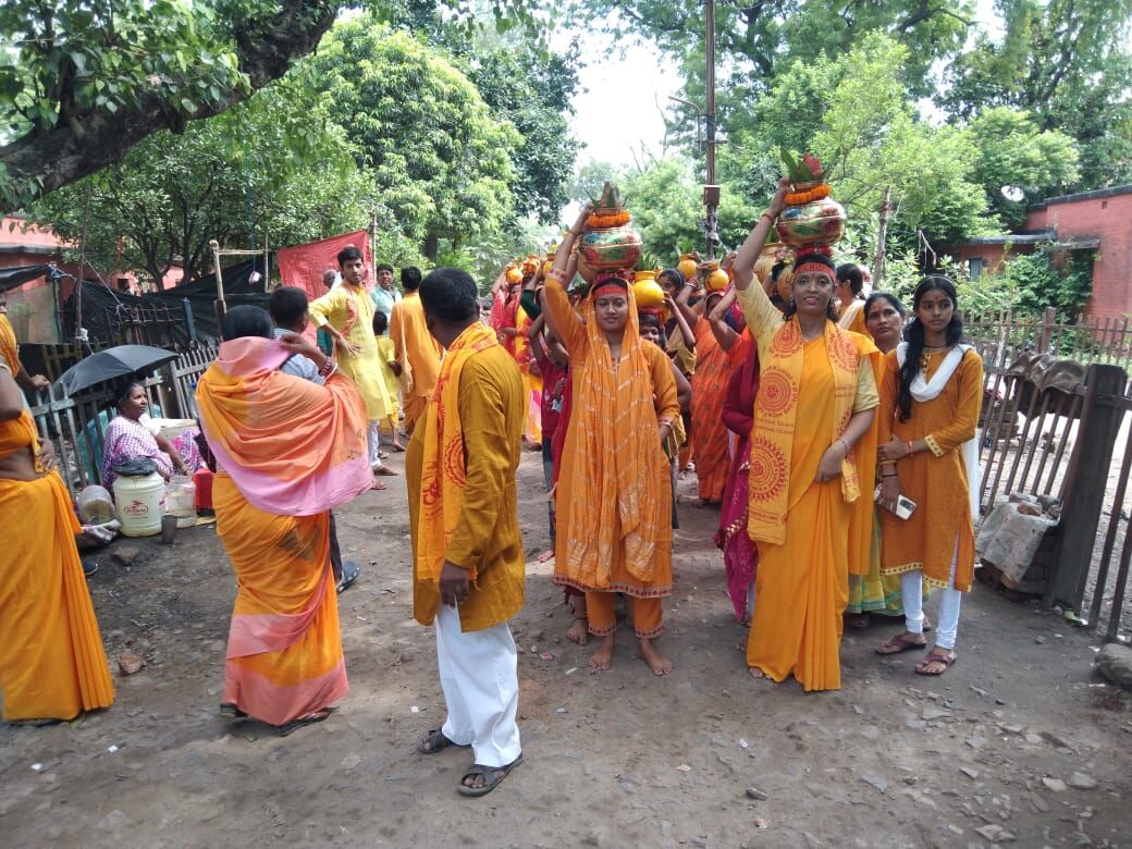Kalash Shobha Yatra के साथ आयोजित किया गुरु पूर्णिमा महोत्सव सह नौ कुंडीय गायत्री महायज्ञ