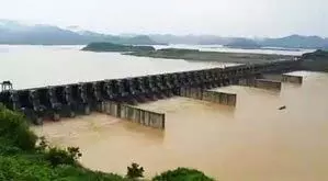 गोदावरी नदी उफान पर, Andhra में भारी बारिश से सामान्य जनजीवन प्रभावित