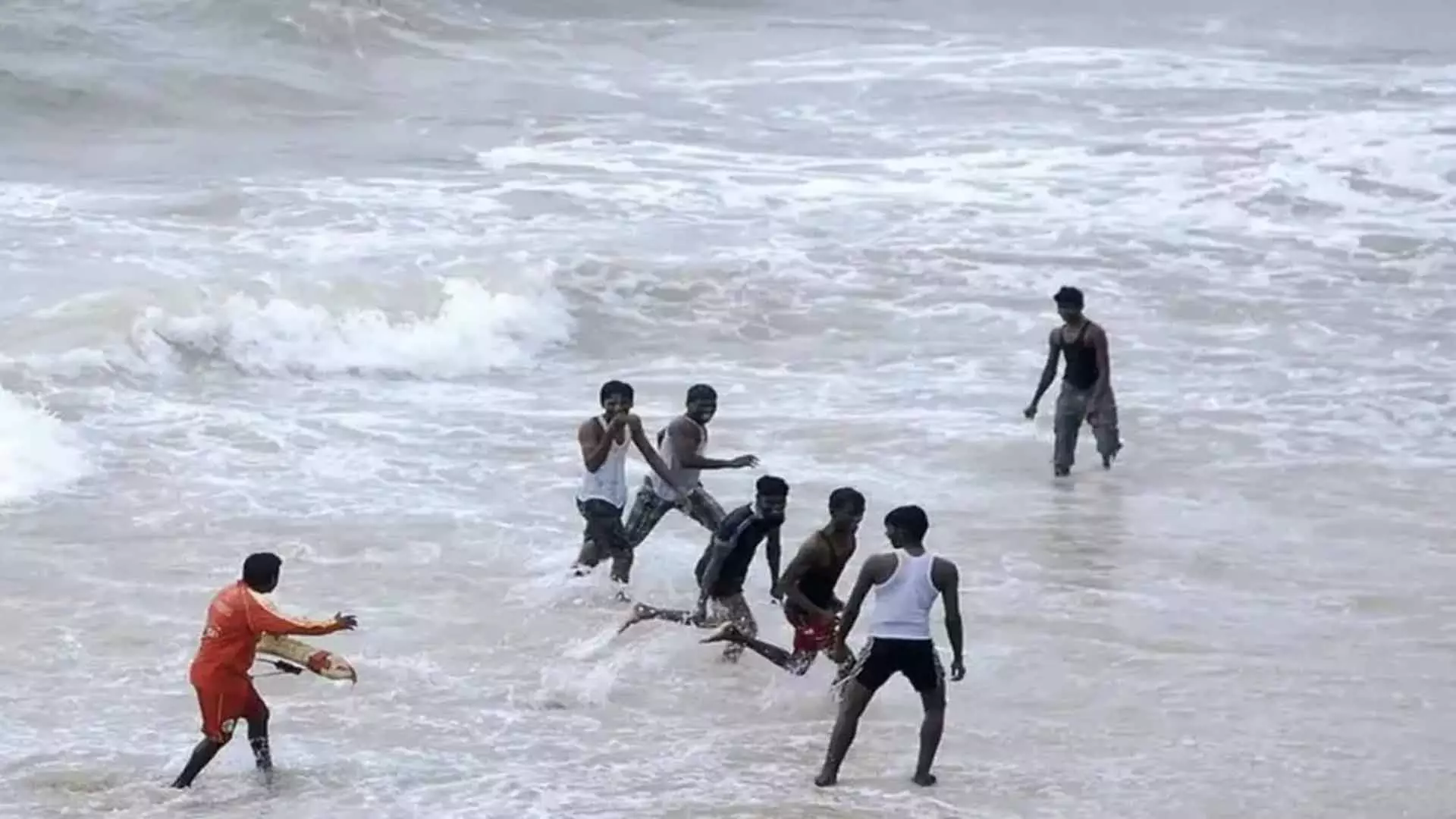 Goa: गोवा के कैंडोलिम समुद्र तट पर माटुंगा के वरिष्ठ दंपत्ति डूबे