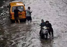 Weather update today : नवी मुंबई में भारी बारिश
