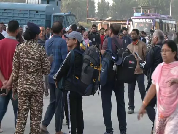 कड़ी सुरक्षा व्यवस्था के बीच Amarnath Yatra के लिए तीर्थयात्रियों का नया जत्था रवाना हुआ
