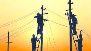 Begusarai: बिजली बहाल करने के लिए मिस्त्रित्त्यों को फीडर आवंटित