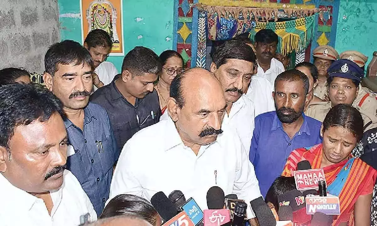 Andhra Pradesh: मंत्रियों ने पीड़ित परिवार के साथ खड़े रहने की कसम खाई