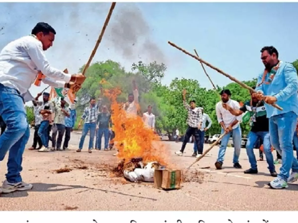 Sri Ganganagar: नाराज युवा कांग्रेस ने जलाया भाजपा प्रदेशाध्यक्ष का पुतला