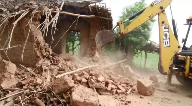 Sawai Madhopur: भूरी पहाड़ी गांव में 10 साल पुराना अतिक्रमण हटाया गया