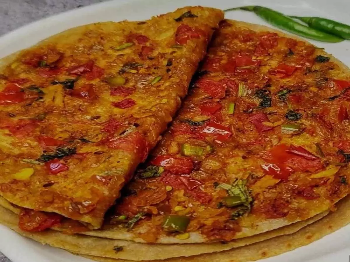tomato paratha recipe: नाश्ते में बनाएं स्वादिष्ट टमाटर का पराठा