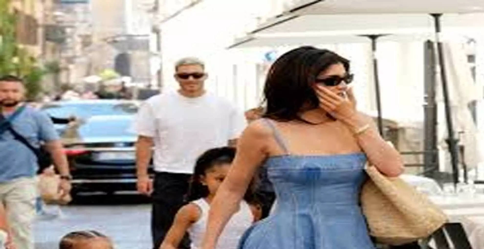 Kylie Jenner बच्चों के साथ रोम में छुट्टियां मना रही