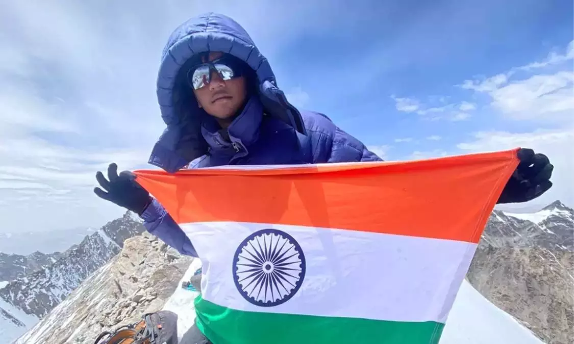 Hyderabad के 15 वर्षीय लड़के ने पर्वतारोहण में तीन विश्व रिकॉर्ड बनाए