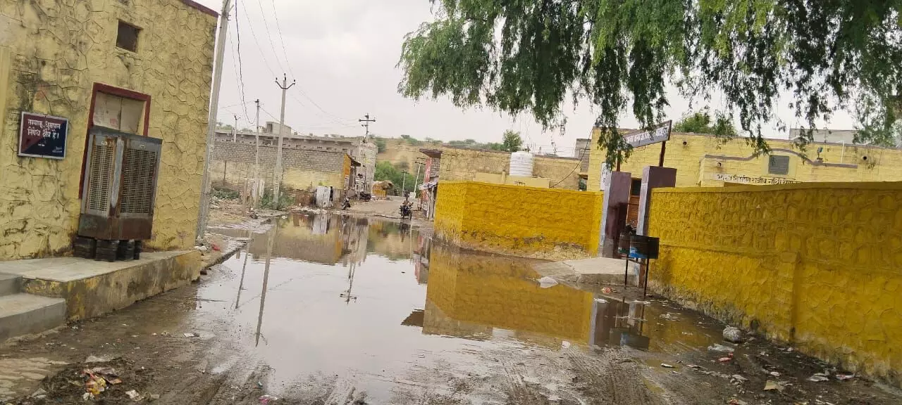 Jodhpur: कॉलोनी के निवासी बरसाती पानी जमा होने से परेशान
