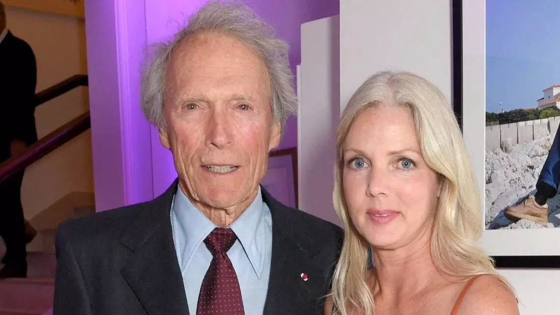 Clint Eastwood की साथी क्रिस्टीना सैंडेरा का 61 वर्ष की आयु में निधन