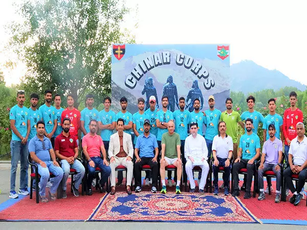 Durand Cup के लिए श्रीनगर के डाउनटाउन हीरोज एफसी की जर्सी का अनावरण किया गया