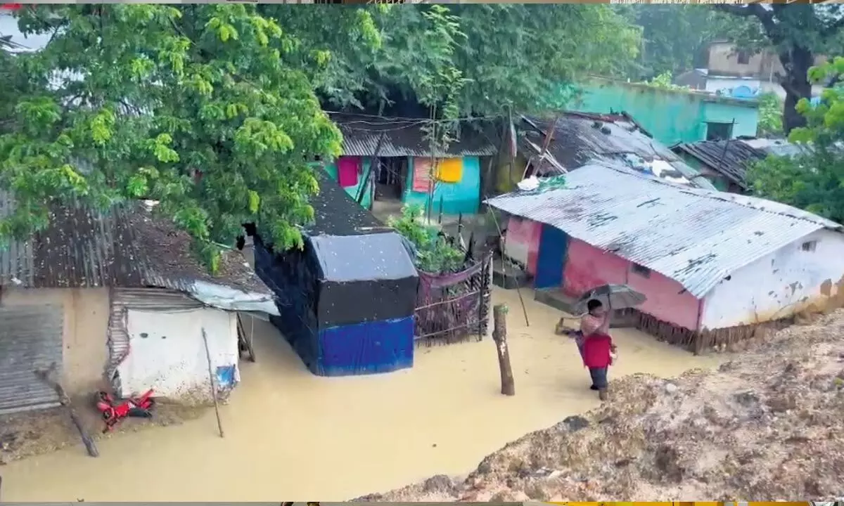 Odisha: ओडिशा के मलकानगिरी जिले में करीब 100 पुल डूबे