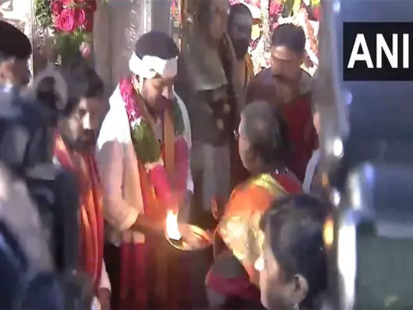 CM Revanth Reddy ने बोनालू उत्सव पर उज्जैनी महाकाली मंदिर में पूजा-अर्चना की