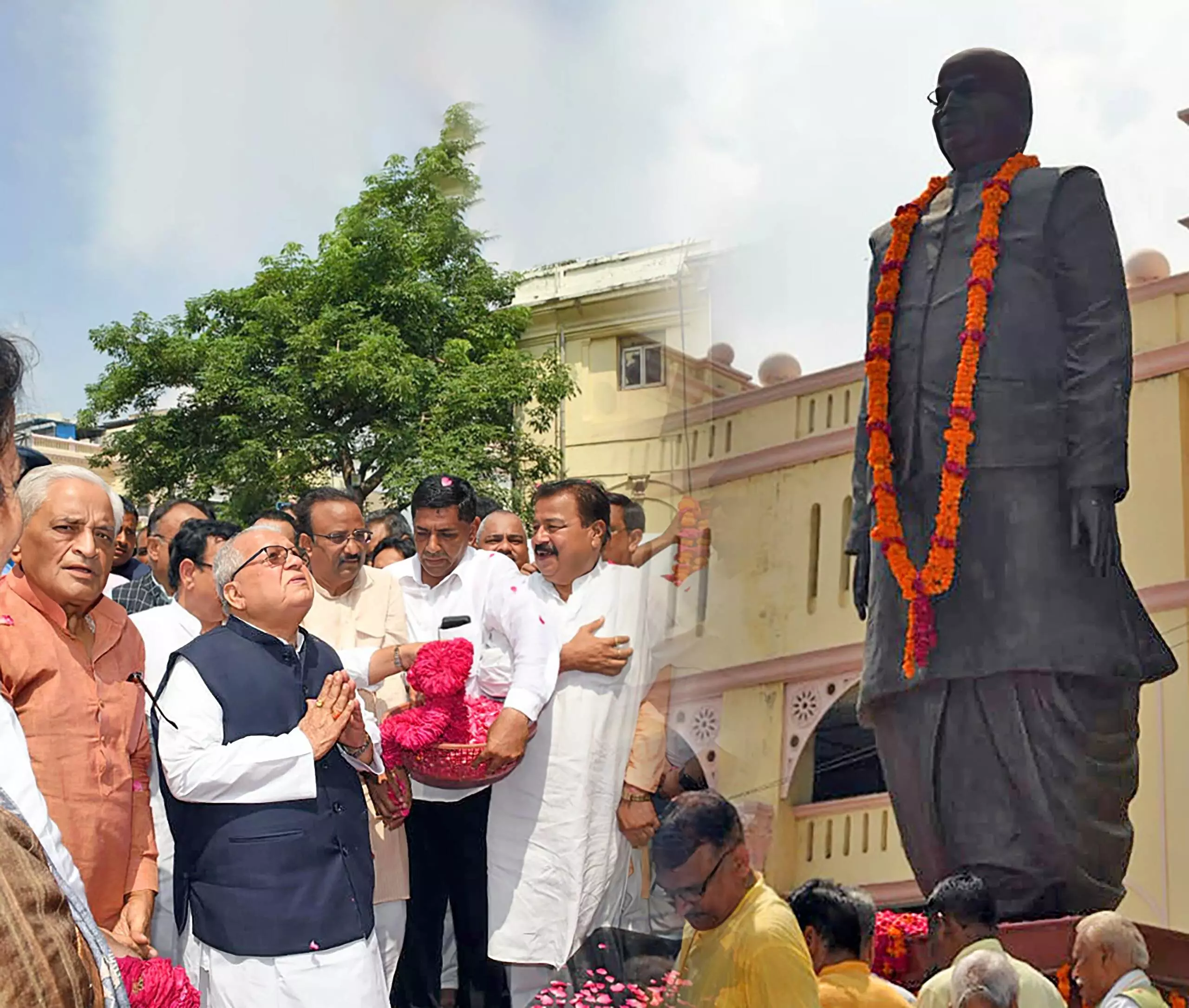 Jaipur : लालजी टंडन के प्रतिमा को नमन कर श्रद्धा सुमन अर्पित किए