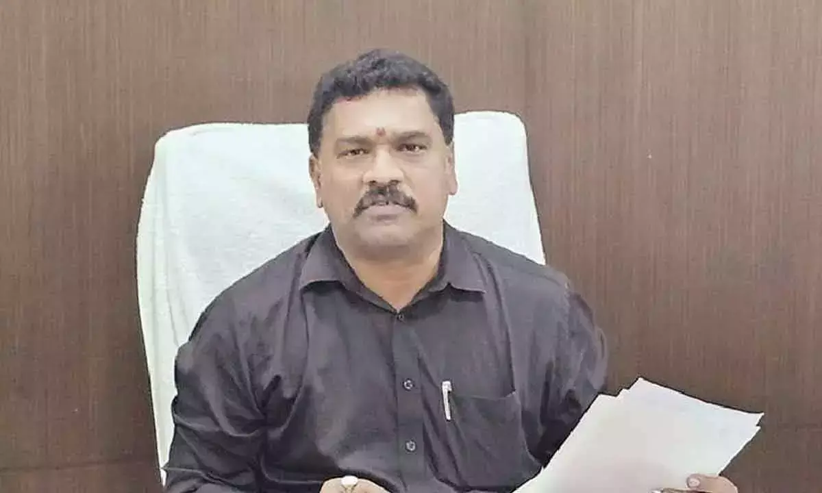 Guntur के मेयर ने परिषद की बैठक न कराने पर विरोध जताया