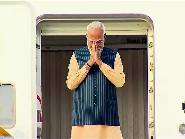 Prime Minister Modi समेत अन्य नेताओं ने गुरु पूर्णिमा पर शुभकामनाएं दीं