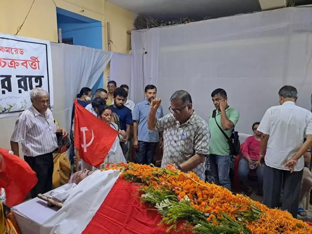 Tripura के मुख्यमंत्री ने माकपा नेता समीर चक्रवर्ती के निधन