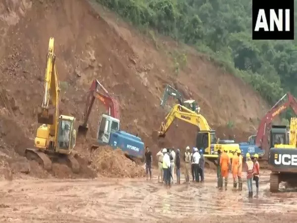 Uttara Kannada में एनएच 66 पर भारी भूस्खलन में 10 लोगों की मौत के बाद पुनर्निर्माण कार्य जारी
